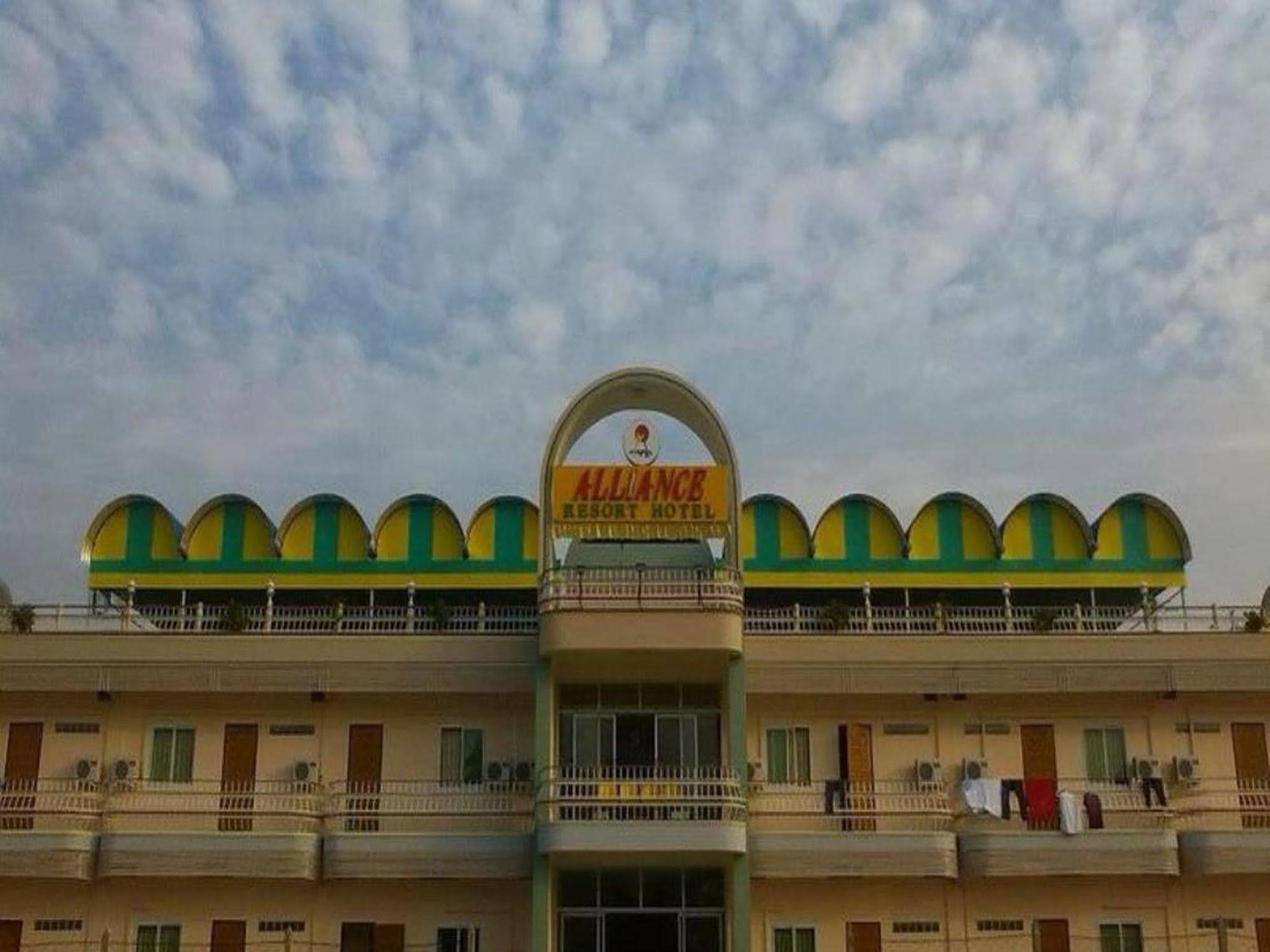 Alliance Resort Hotel Chaung Thar ภายนอก รูปภาพ